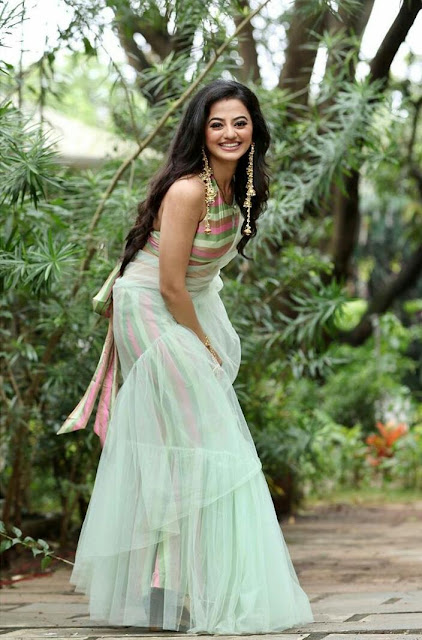 Helly Shah HD Wallpaper