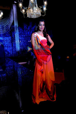 Mugdha Godse walks for Mandira Wirk a IPL party image