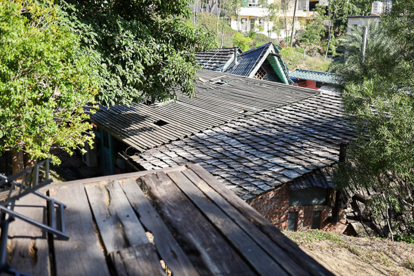 新竹香山柴寮披薩庭園景觀餐廳，童話魔法小屋繽紛特色建築好好拍