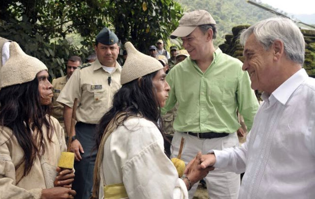 Juan Manuel Santos y Sebastián Piñera visitan a los "mamos"