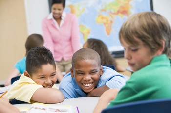 Você conhece alguma criança fora da escola? Foto: Internet