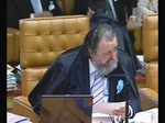 Eminente Ministro Eros Grau. Voto sobre o fracionamento da execução e a autonomia dos honorários advocatícios.