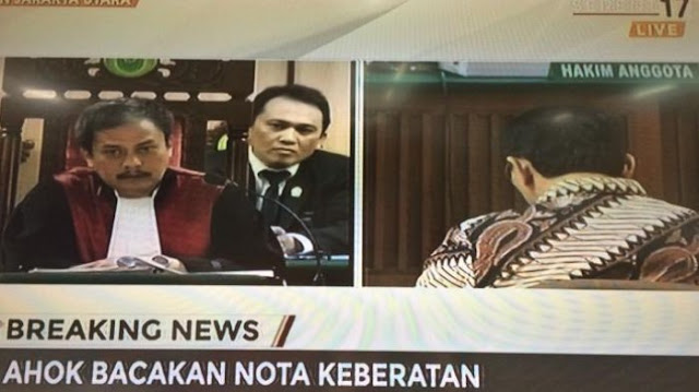 Ahok Membacakan Nota Keberatan