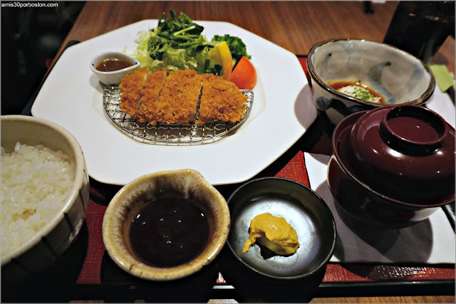 Tonkatsu Set del Restaurante Japonés Ootoya en Chelsea, Nueva York