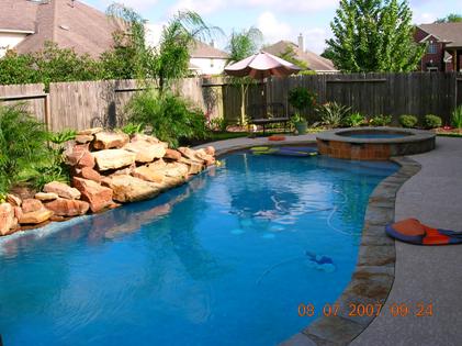 Small Backyard Pool Designs