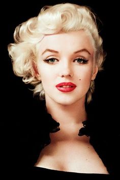 marilyn-monroe-glossy-red-lips