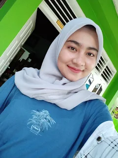 Hijabers cantik Ririn Putri Anjani