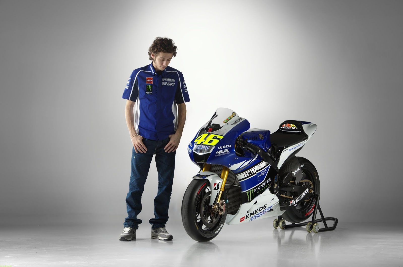 Gambar Wallpaper Moto GP Valentino Rossi 2015 HD Download Wallpaper