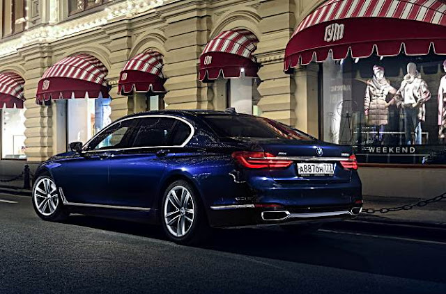 2016 BMW 7 Series in Imperial Blue