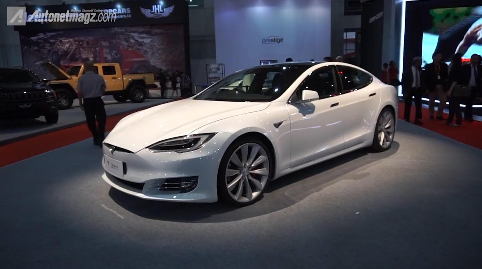 Bedah Teknologi Mobil Listrik Terkencang Tesla Model S P100D