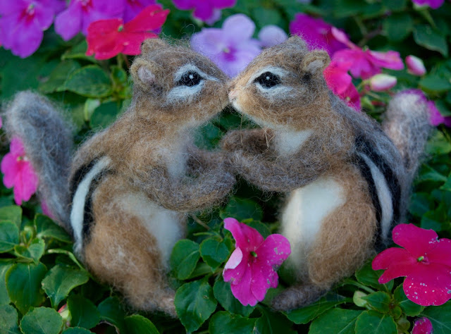 Chipmunk cake decoration