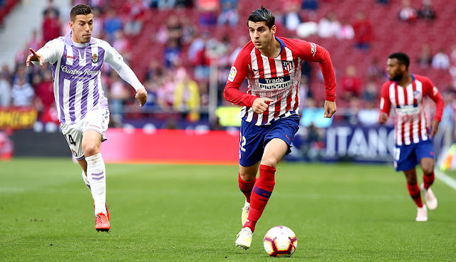 Álvaro Morata y Rubén Alcaraz. CLUB ATLÉTICO DE MADRID 1 REAL VALLADOLID C. F. 0. 27/04/2019. Campeonato de Liga de 1ª División, jornada 35. Madrid, estadio Wanda-Metropolitano: 53.123 espectadores.GOLES: 1-0: 65’, Joaquín, en propia puerta.