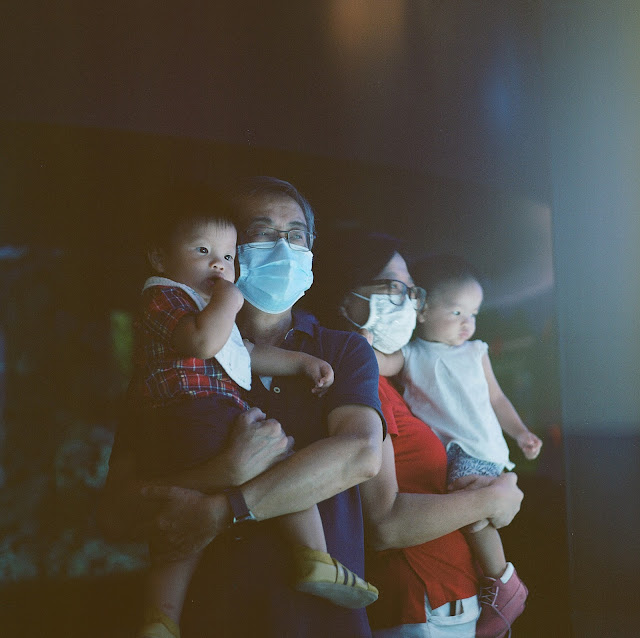 Bringing Babies; A review of S.E.A. Aquarium, Sentosa with Kids