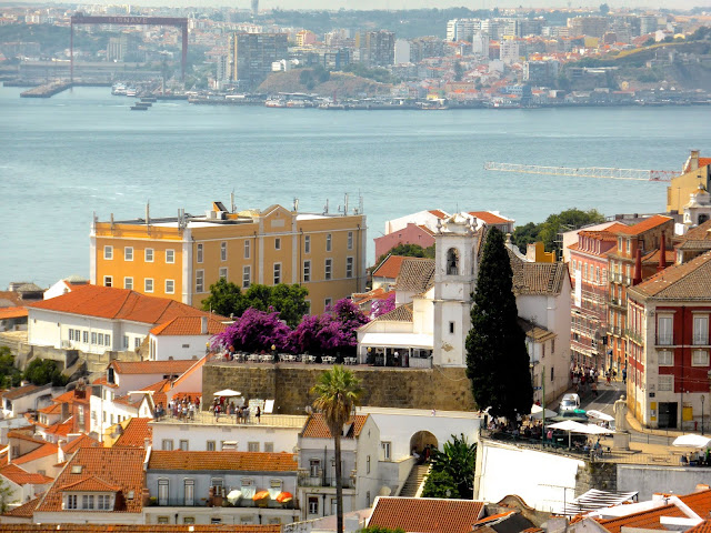 Alfama-Miradouro-de-santa-Luzia