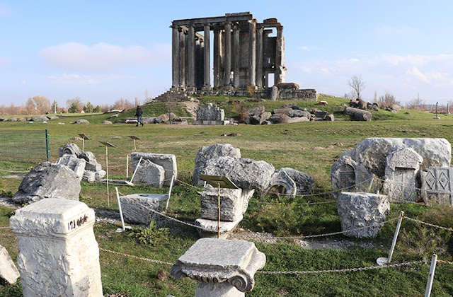 Νέες ανακαλύψεις αγαλμάτων στους Αιζανούς
