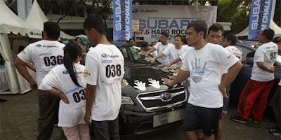 Pegang Mobil Berhadiah Subaru XV