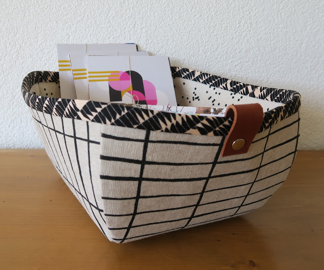 Luna Lovequilts - Basket for displaying my postcards