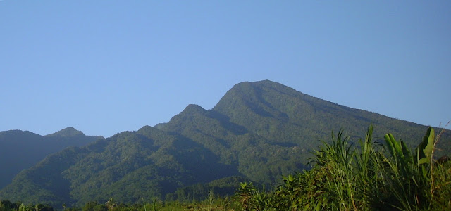 Misteri Gunung Angker Di Indonesia