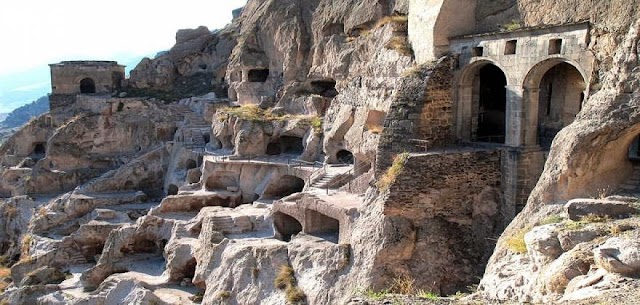  Vardzia, η πόλη των σπηλαίων στη Γεωργία (εικόνες)