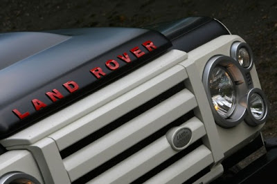 Land Rover Defender by studio Aznom