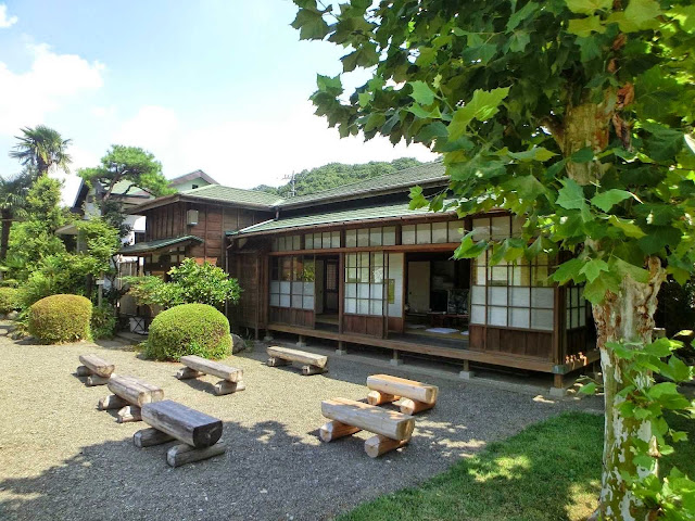 Foto Rumah Tradisional Jepang tampak depan