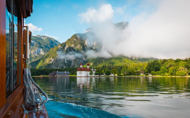 Lac Konigssee et Église de Saint Bartholémie