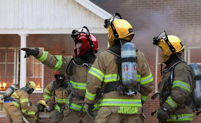 loperartikel.blogspot.com - C-Thru Smoke Diving Helmet: Helm Pemadam Kebakaran Masa Depan