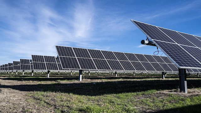 இந்தியாவில் மிதக்கும் சூரிய மின்சக்தி தொழில்நுட்பத்தை செயல்படுத்த தேசியப் புனல் மின் கழகம் நார்வே நிறுவனத்துடன் புரிந்துணர்வு ஒப்பந்தம் / MoU with Norwegian company National Grid Power Corporation to implement floating solar power technology in India