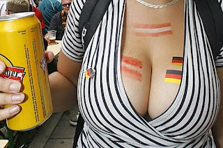 Sexy and Hot Girls German  Footballs Fans