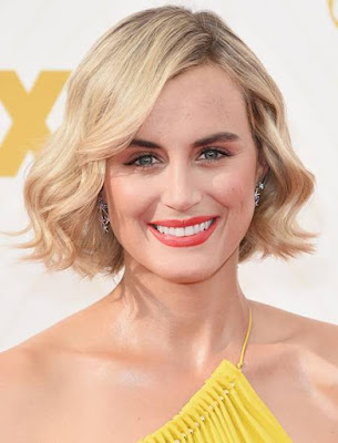 Model Rambut Pendek Taylor Schilling