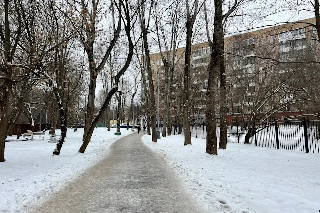 Нахимовский проспект, Криворожский проезд, дворы