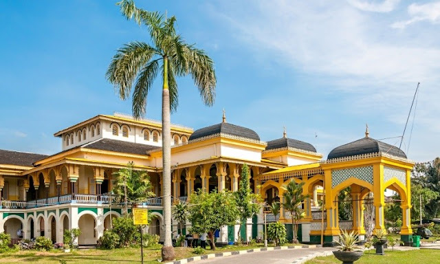 peninggalan istana mainum mendan