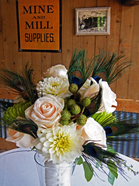 This bridal bouquet was wrapped in a white ribbon handle while being made of