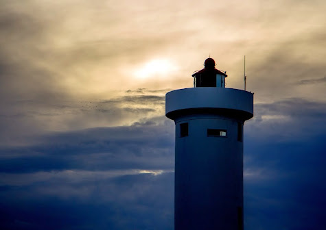 Copyright Vernon Chalmers Milnerton / Woodbridge Island Lighthouse - Different Views