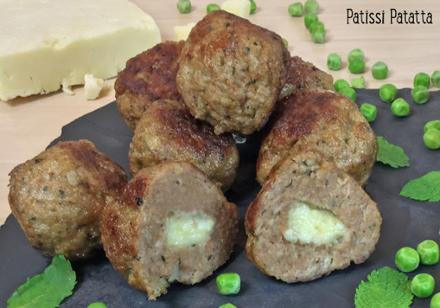 recette de boulettes d’agneau, boulettes d’agneau à la menthe, recette super ball, sauce à la menthe, galettes de petits pois, boulettes d’agneau à l’anglaise, gigot à la menthe revisité, cuisiner des petits pois, faire manger des petits pois aux enfant