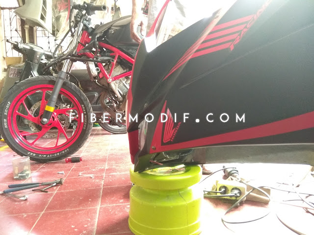 bikin cb150r jadi cbr250rr