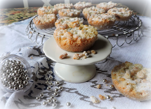 Crumble Topped Mince Pies