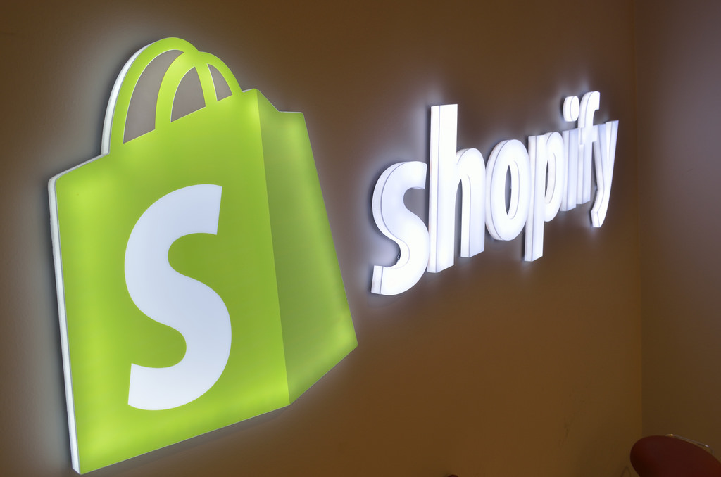 Shopify تستحوذ على  Deliverr مقابل 2.1 مليار دولار