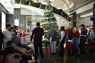 Encendido del árbol de Navidad en el hospital de Cruces