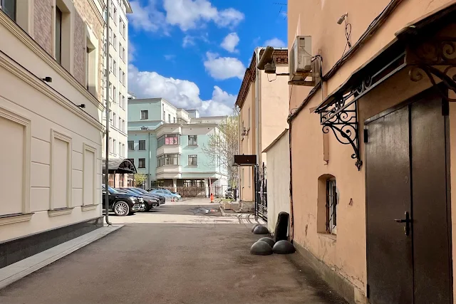 Тверской бульвар, дворы