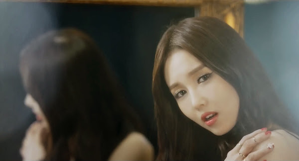 Fiestar's Linzy (린지) in You're Pitiful MV