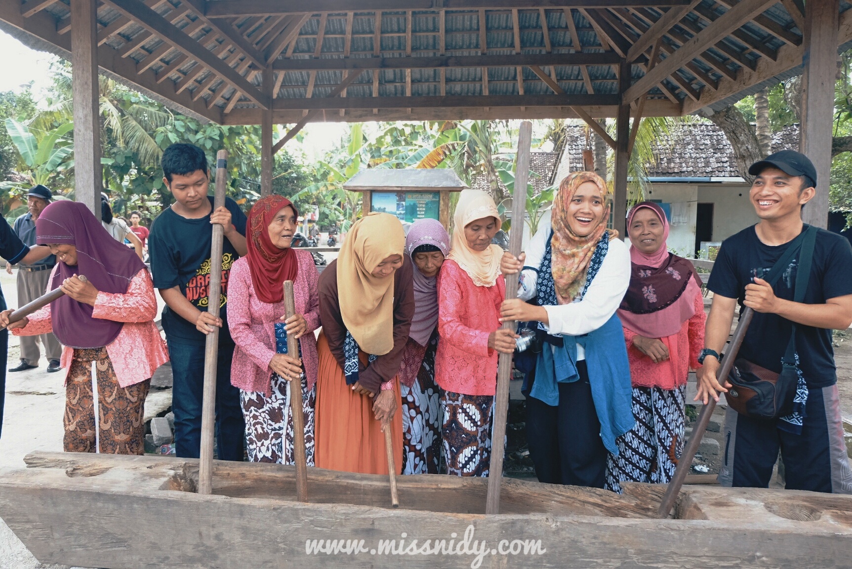 kesenian gejog lesung khas desa wisata kebon agung