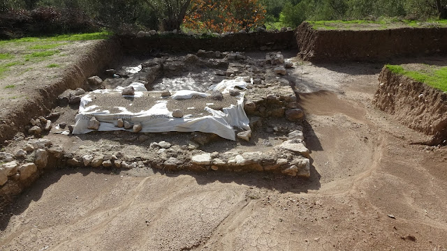 Οι αρχαιολόγοι βρίσκουν μνημειώδη τάφο στην αρχαία Αμαξιτό