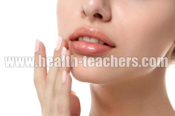 How to maintain the beauty of the lips in the changing season?