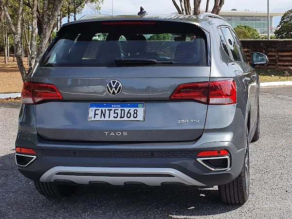Volkswagen Taos - traseira