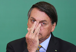 presidente de Brasil Jair Bolsonaro que dijo "Quien enseña sobre sexo es mamá y papá".