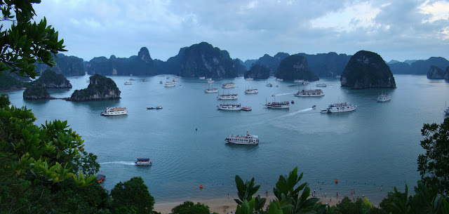 Ha Long Bay of Viet Nam