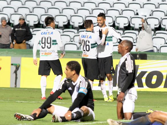 Coritiba larga com vantagem na 3ª fase da Copa do Brasil