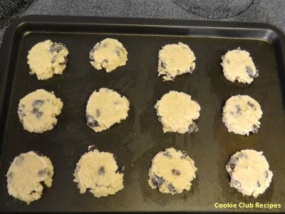 cookie dough with raisins