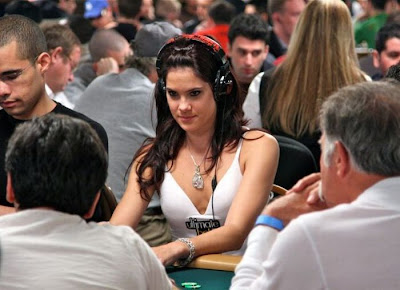 girls and poker